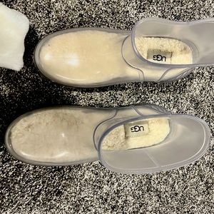 Women’s UGG clear rain boots with fleece socks size 7